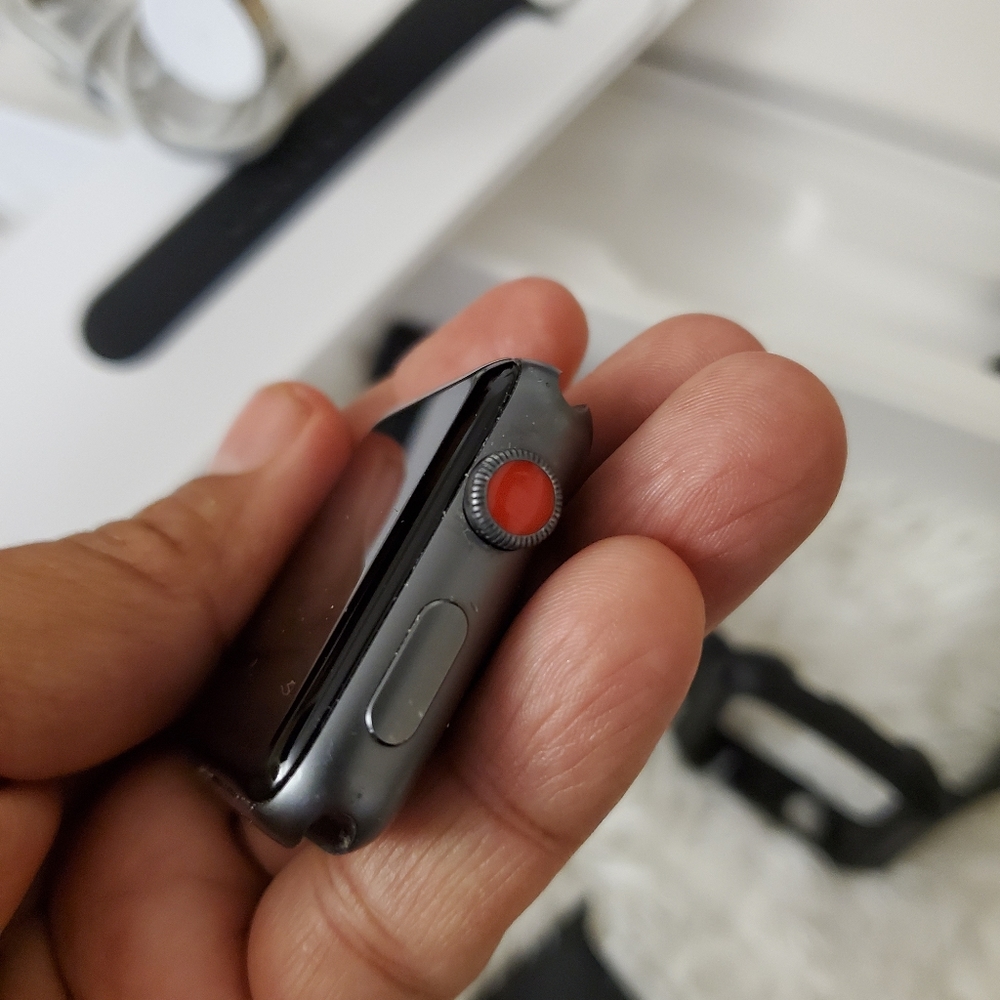 🛑SOLD🛑Apple Watch Series 3 - Picture 8 of 9